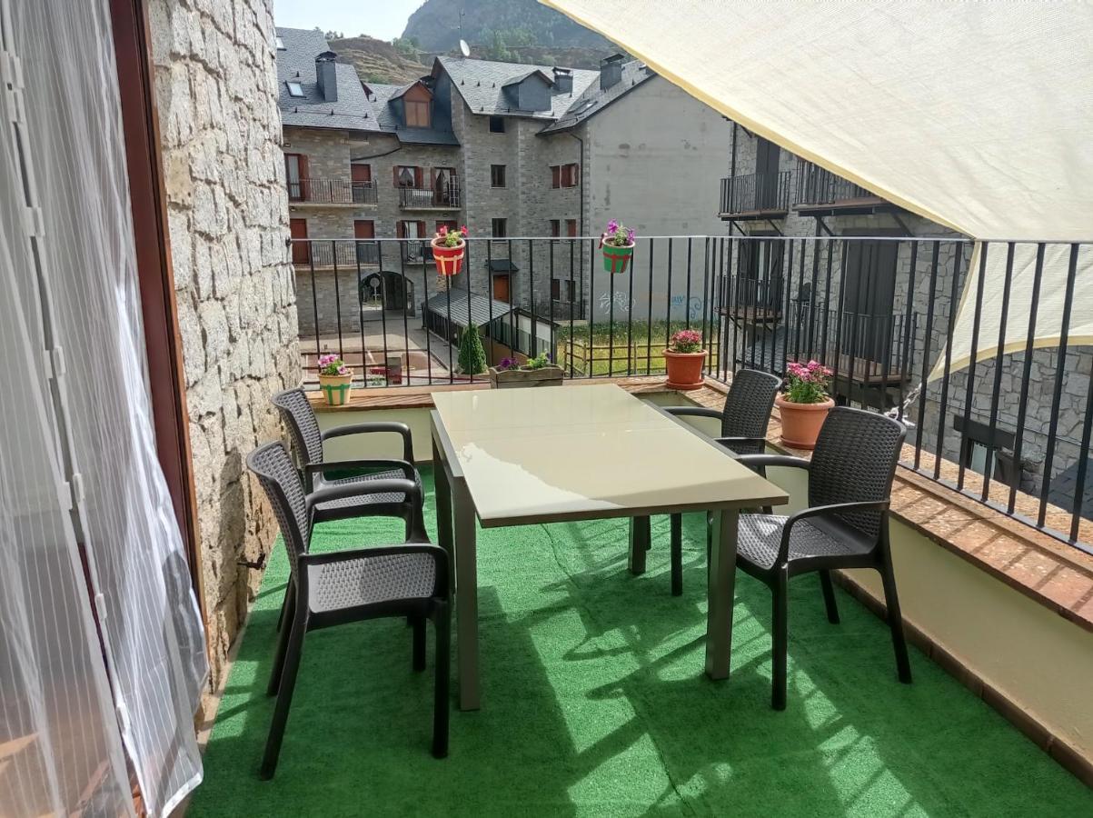 Vivienda Benasque Ibonet Apartman Kültér fotó